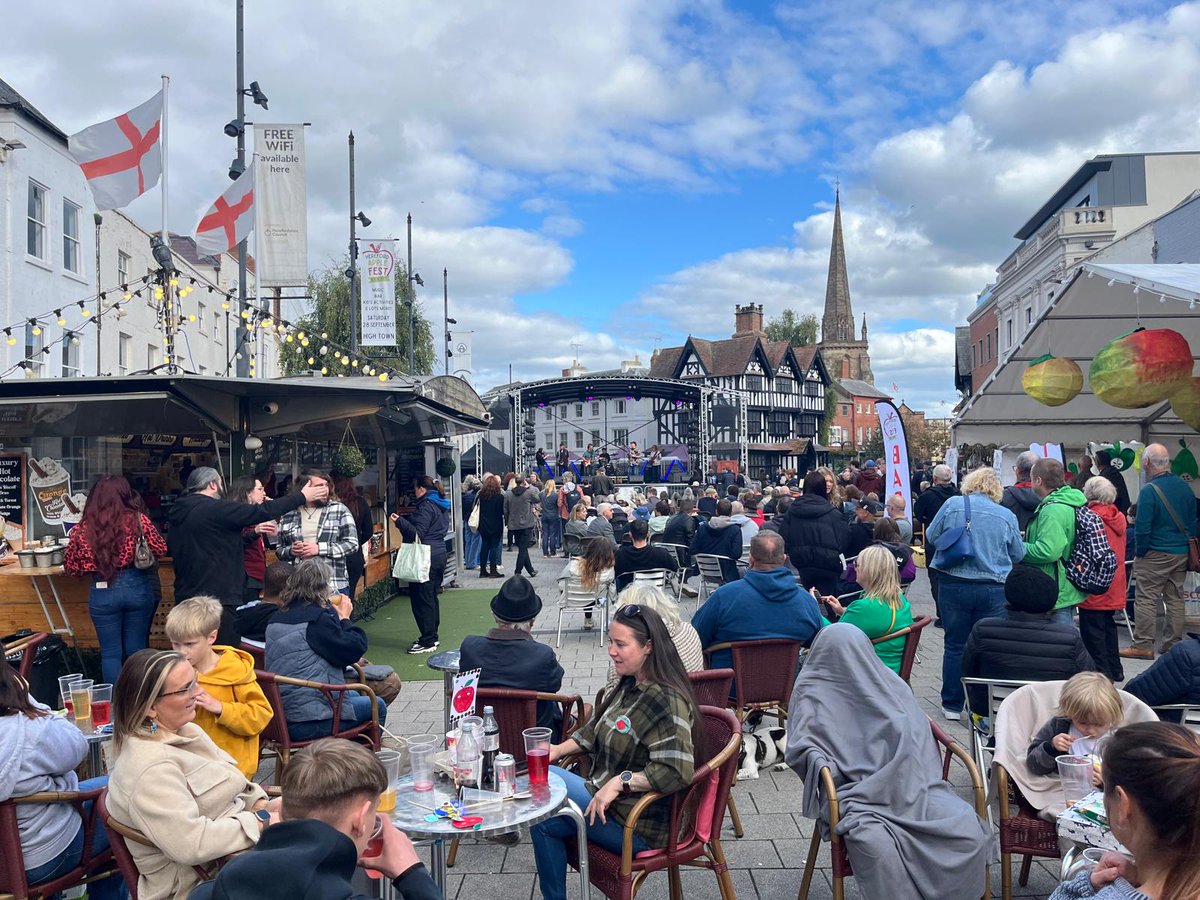 What a busy day it's been in Hereford so far... #Hereford #AppleFest has brought some incredible live music to the centre of the City, as well as cider &amp; perry, children's activities and more. Amazing to see so many enjoying it!