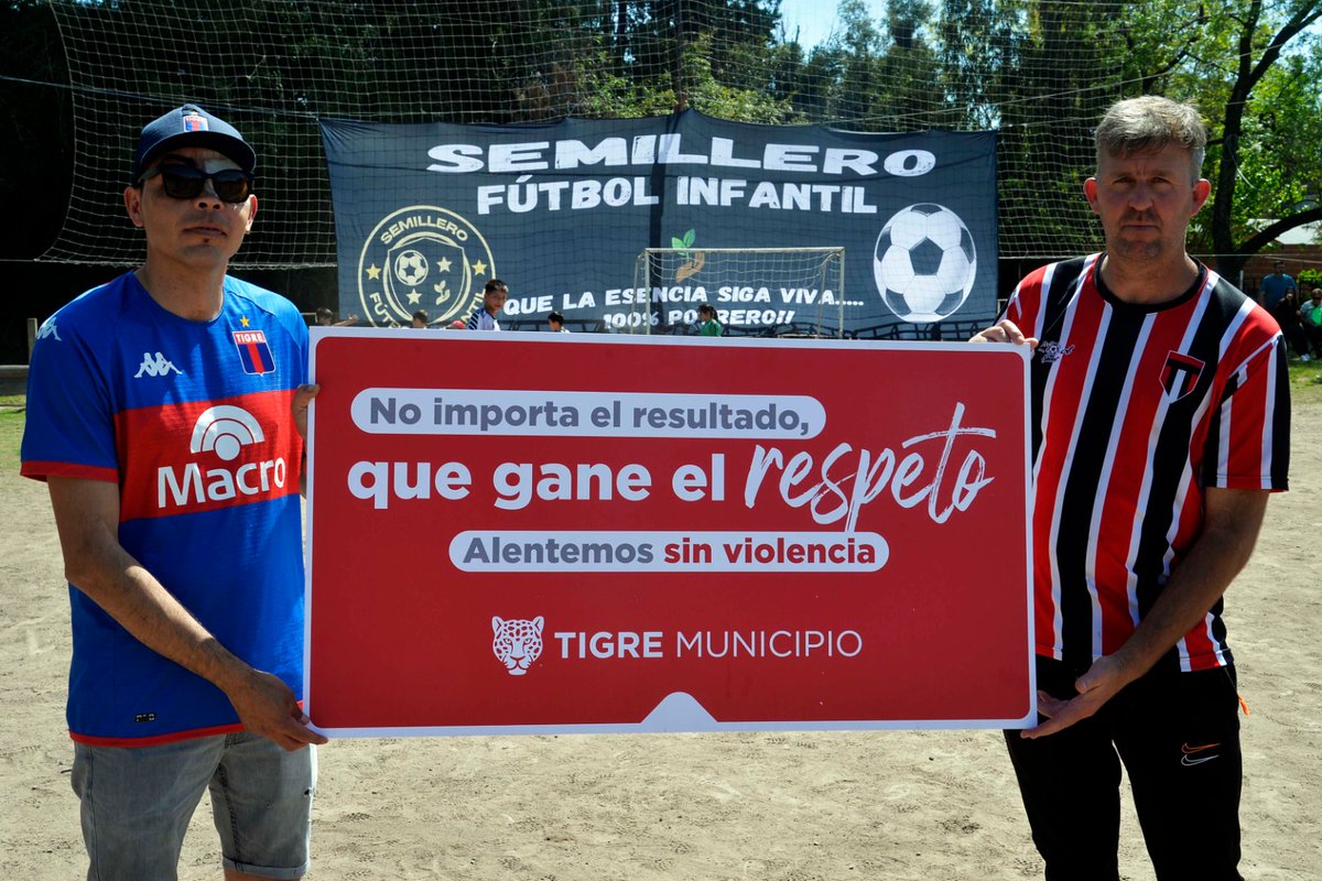 MunicipioTigre's tweet photo. Continuamos con el programa "Buenos Tratos en el Deporte", donde trabajamos con referentes de clubes de barrio en talleres que buscan concientizar sobre el rol fundamental de los adultos, y en erradicar todo tipo de violencia en las instituciones deportivas. 
#TigreEsMiVida https://t.co/Hqvyul9mEh