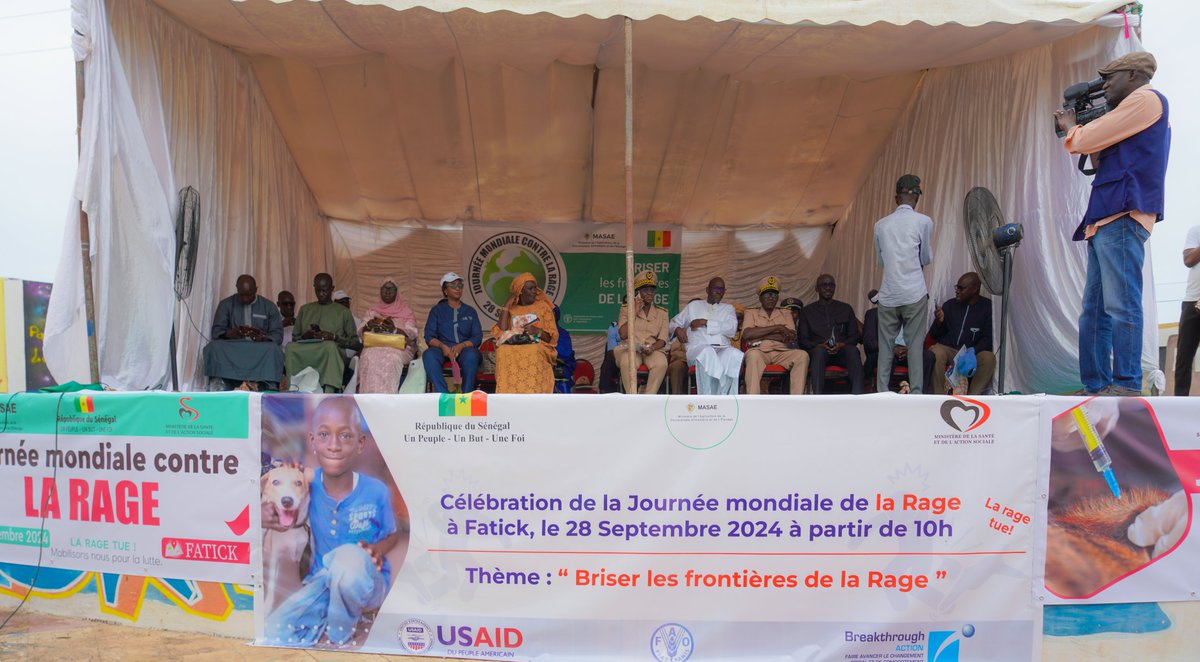 FAOSenegal's tweet photo. 🐾📅 Ce 28 septembre, le Sénégal a célébré la  Journée Mondiale de #LutteContrelaRage à Fatick. 
La cérémonie présidée par la Gouverneure de Fatick a rassemblé les partenaires techniques et financiers, le @MASAE_sn et les communautés

#FAO_ECTAD #SanteAnimale https://t.co/hzILd6WIhm