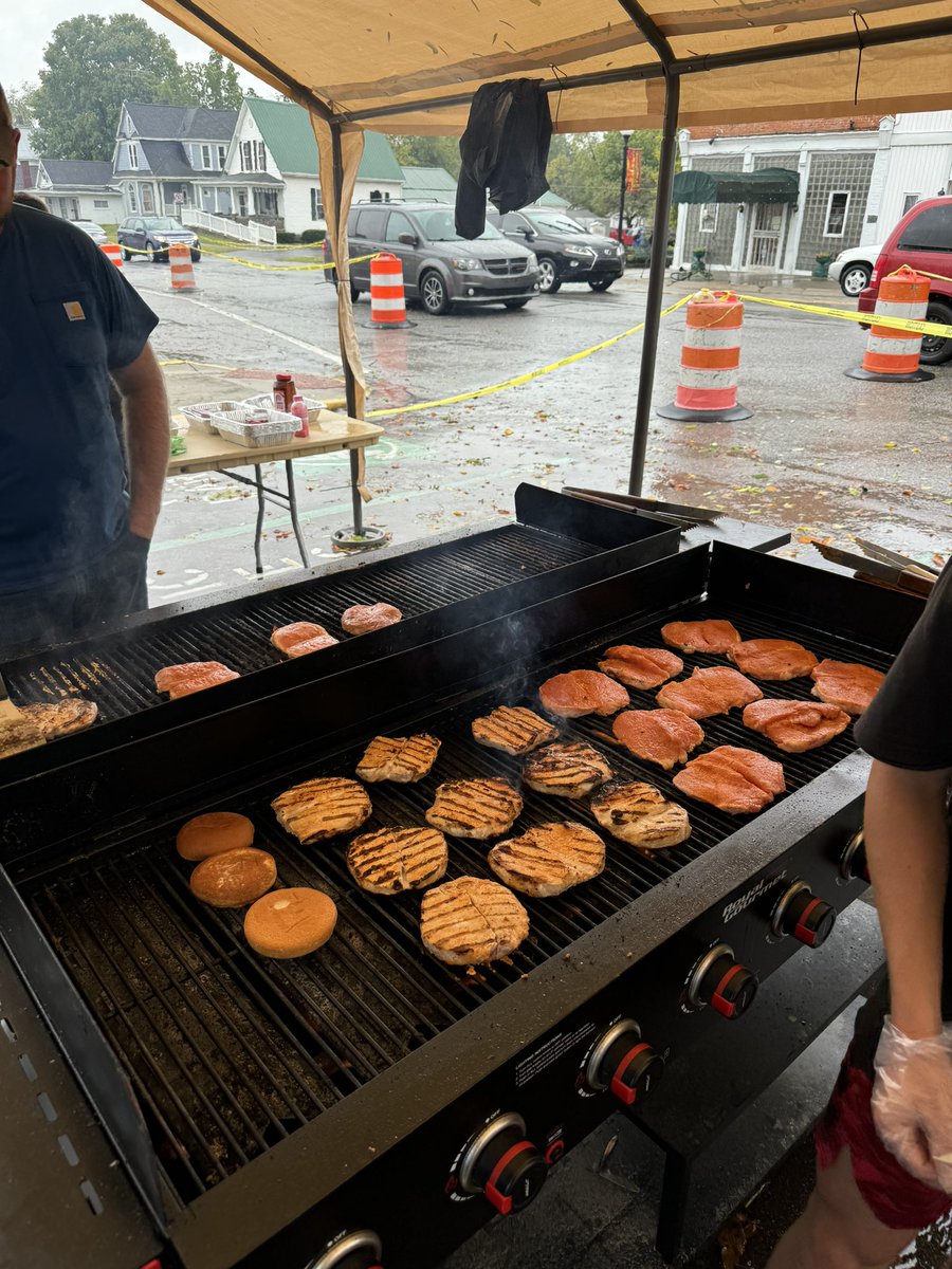 HauserHoops's tweet photo. We had a great time out on the square selling tenderloins this afternoon! Stop by the @AthleticsHauser booth anytime this Heritage Days weekend to get a delicious grilled tenderloin on a toasted bun! https://t.co/ghA7QDSCKQ
