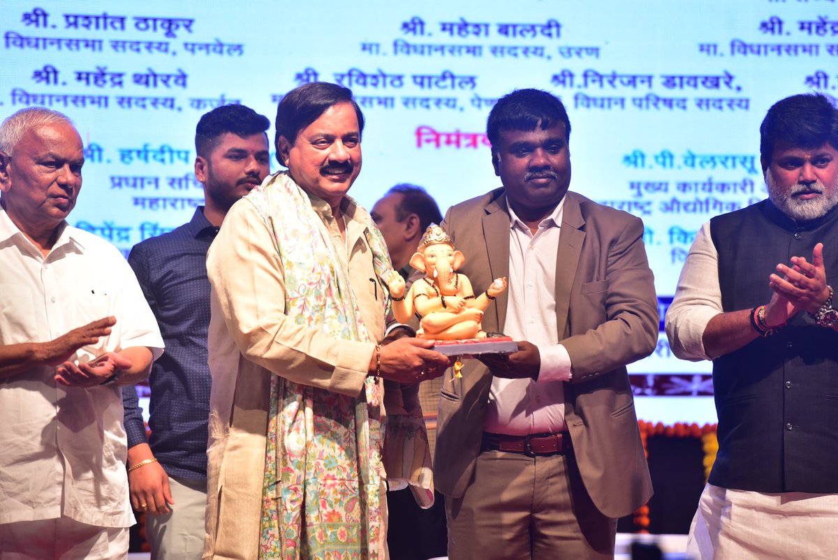 VSirsath's tweet photo. रायगड जिल्ह्यासह कोकणच्या सर्वांकष औद्योगिक विकासाला गती देणार -- उद्योगमंत्री उदय सामंत*@samant_uday @mhexport_odop @maitri_ifc @jdikonkan 

*महाराष्ट्राची उद्योग भरारी’ कोंकण विभागवकार्यक्रमाला उत्स्फूर्त प्रतिसाद* https://t.co/Pvw0Rh3vBm