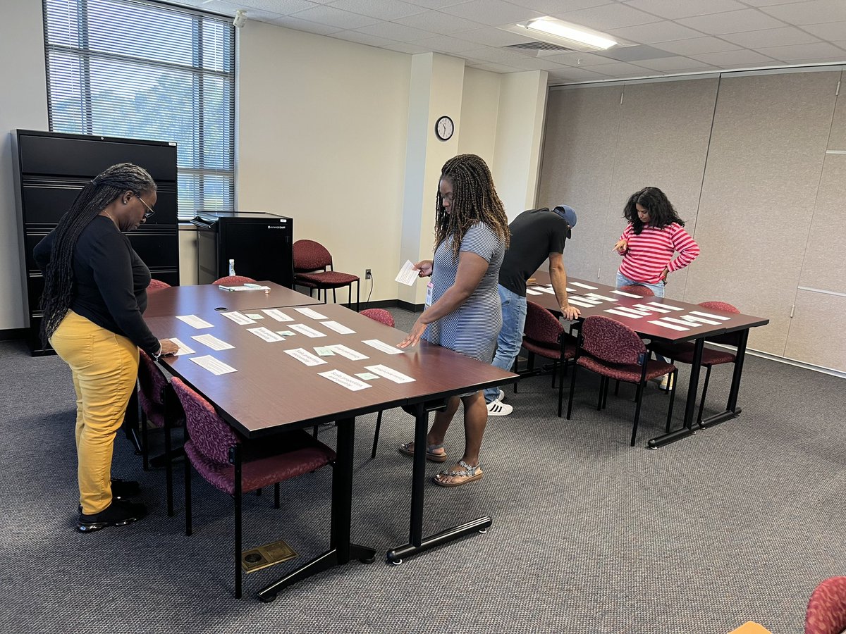 Mrs. Castillo tweet media