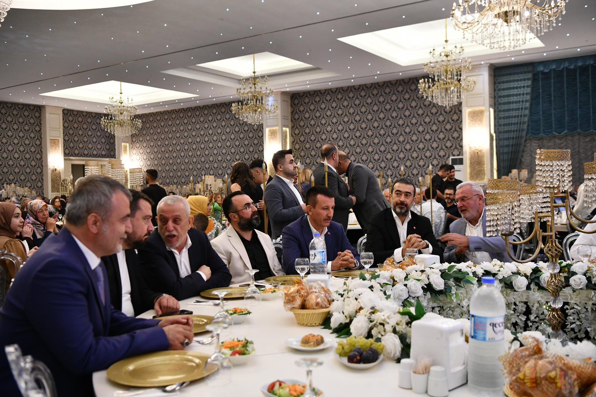 İl Başkanımız <a href="/hakanhanozcan/">Hakan Han ÖZCAN 🇹🇷</a>, Betül ve Furkan çiftinin düğün merasimlerine katılarak, nikah akitlerine şahitlik etti.

Çiftimize mutluluklar diler, Bayındır ve Karaca ailelerini tebrik ederiz.