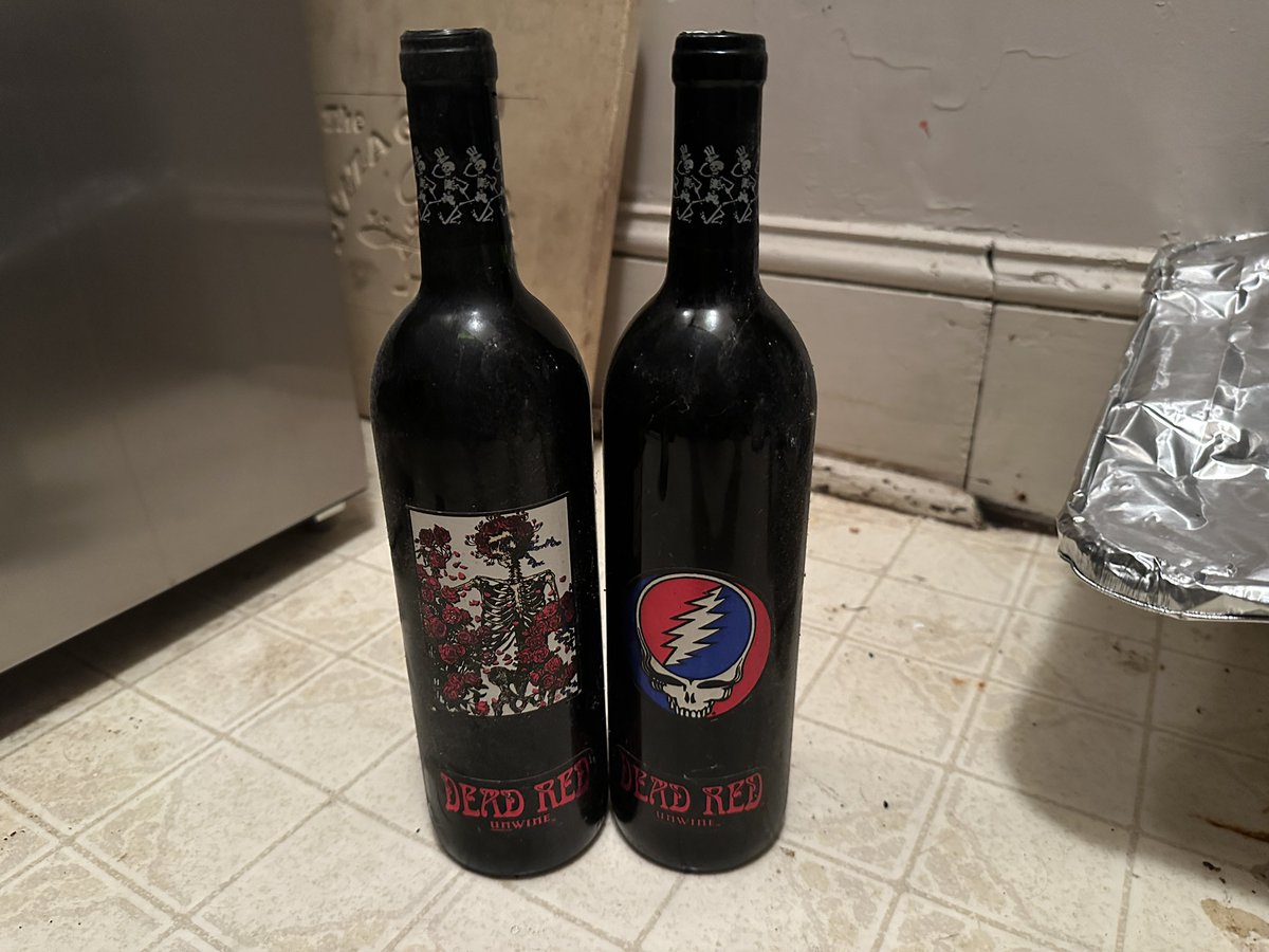 zaab140's tweet photo. @scarletguyettee Live in PA. My wife found it and she loves me so of course she grabbed it. I even still have these from years ago 😊 https://t.co/54T5Aw4dcJ