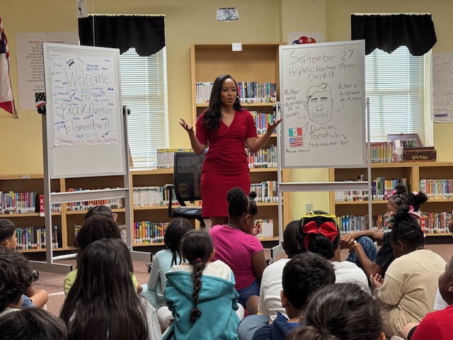 WacoISD's tweet photo. READERS ARE LEADERS! KXXV morning anchor Shardae LaRae visited students at Brook Avenue Elementary to read a story celebrating Hispanic Heritage Month. Miss LaRae will visit each elementary campus this year, so stay tuned to see which school is next on her list! #LeadForResults https://t.co/RP6Co2aocM