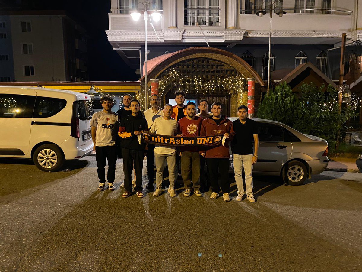 HİÇBİR ŞEYE DEĞİŞİLMEZ SENİN SEVGİN BU DÜNYADA!

Galatasaray’ımızı Kasımpaşa ile olan karşılaşmasında Sami Yen’de ve şehrimizde yalnız bırakmadık.

#ultrAslanUNI