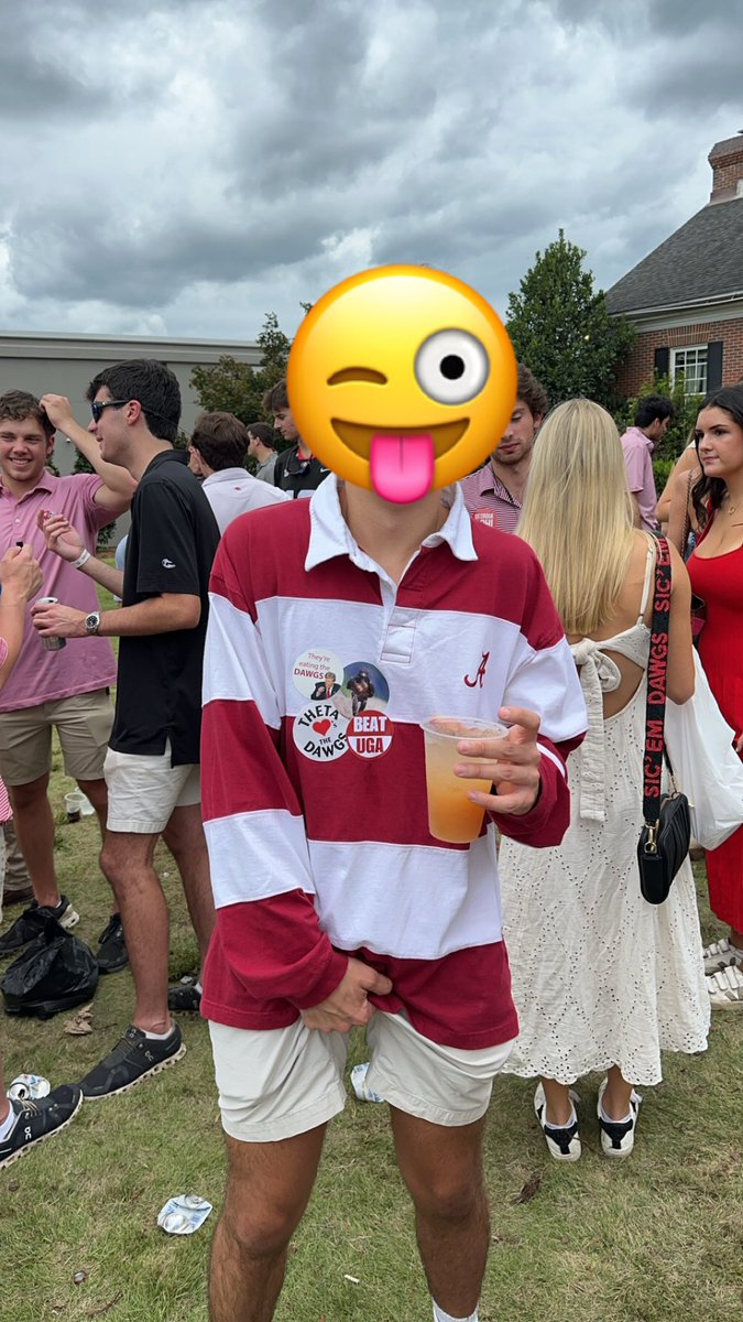 Peasy2k23's tweet photo. T town looks like the jersey shore #shrinkthegame https://t.co/MsMGhk2ImQ