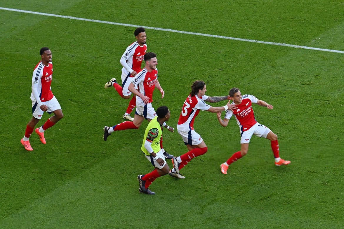🗣️ Leandro Trossard on Arsenal’s 4-2 win over Leicester:

“I think it shows how the team bonds together, everyone wants everyone to do well. 🫂✊

It’s a great team we’re in and everyone is happy.” 🤩