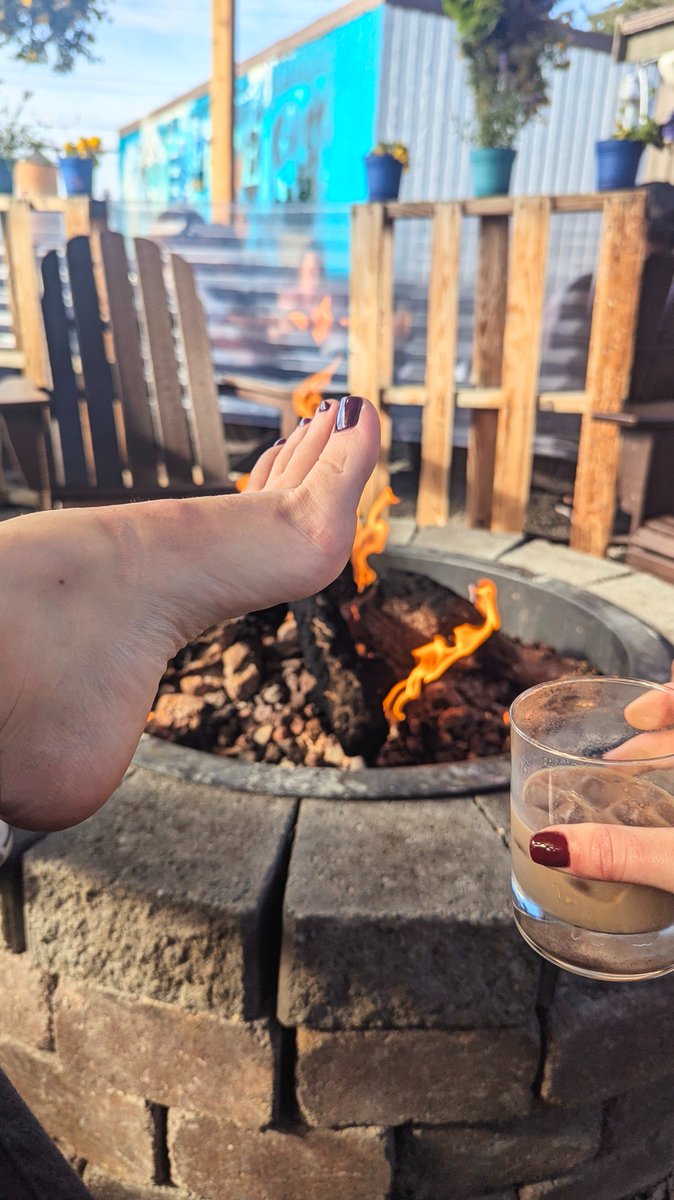 headheartsoles's tweet photo. Cheers y'all 🤙🏻 

https://t.co/xcTrpKKFZI

#footfetish #soleworship #Feet #feetworshi̇p #wrinkledsoles #footslaves #kink #headheartsoles https://t.co/Gis0tCKop1