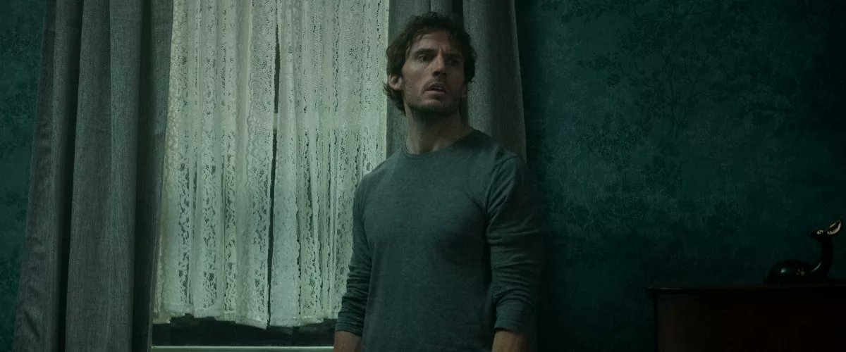 NowStreamVD's tweet image. Review: Bagman isn’t the Stephen King-level horror it aims for, delivering more tired clichés than actual scares. Sam Claflin plays a father haunted by a childhood encounter with an ancient evil, but the film feels like a slow-moving knockoff. Nowhere near nightmare material.