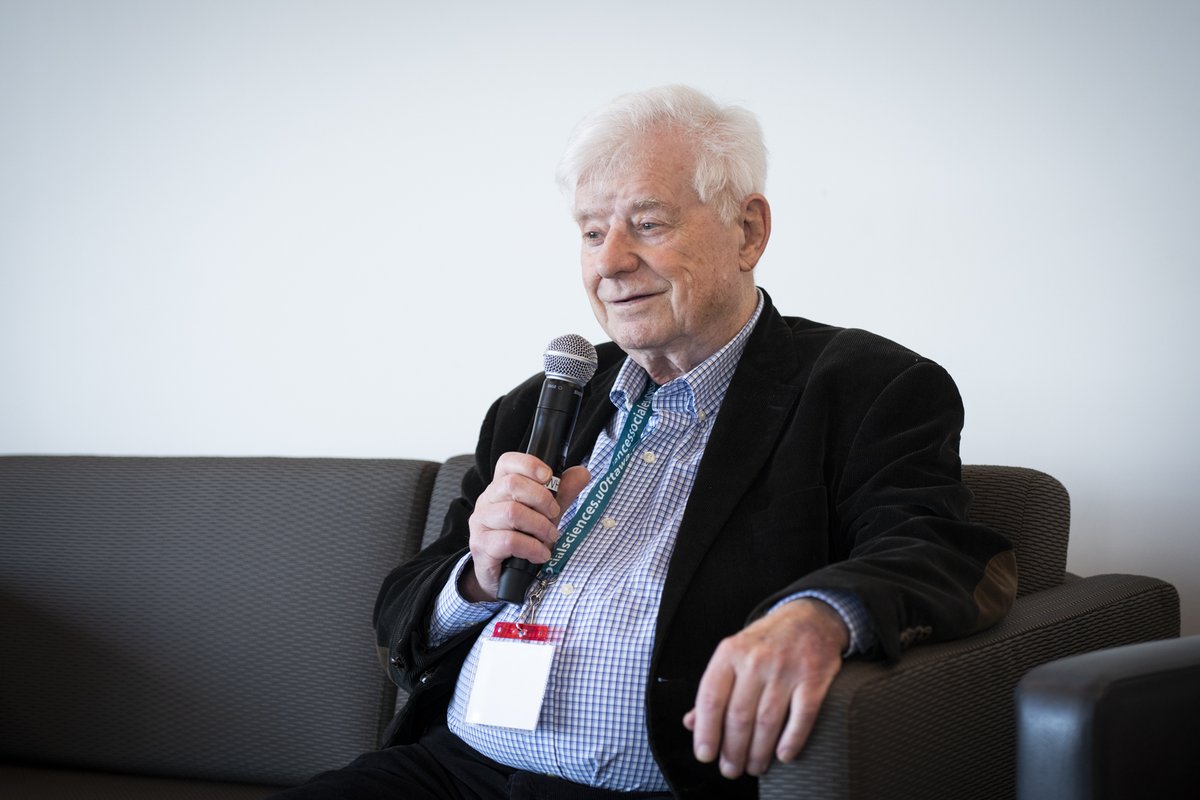 In "Decolonization of the Demography of Holomodor", Oleh Wolowyna demonstrates how the Soviet/Russian version clouds the Holomodor as being one of the deadliest famines in the 20th century. #Danyliw24 <a href="/uOttawaFSS/">Social Sciences Sociales</a> <a href="/ProvencherPhoto/">Melanie Provencher</a>