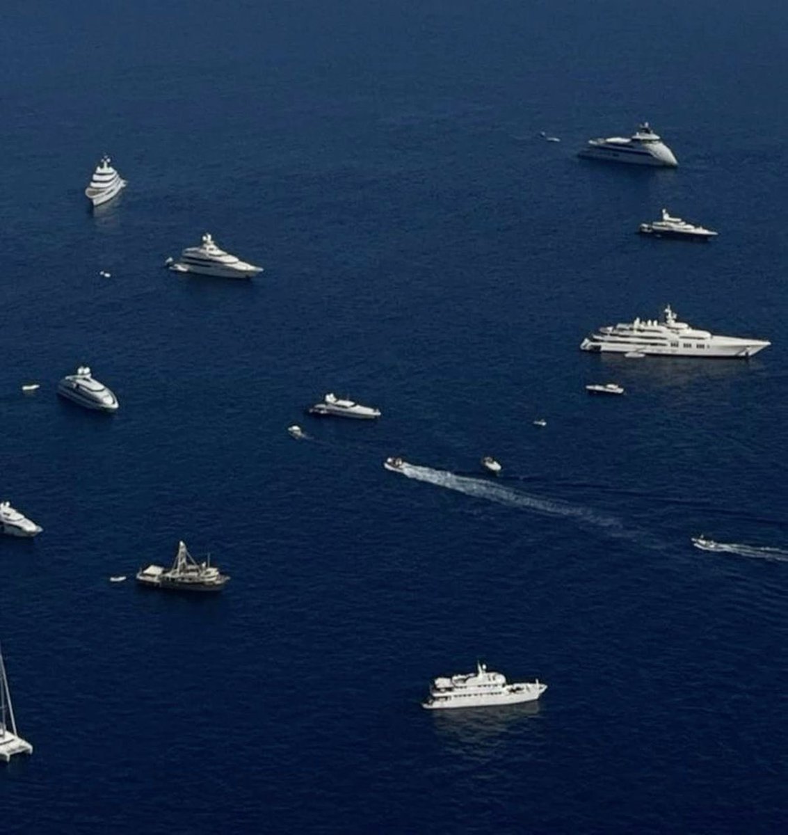 untitledallure's tweet image. bleu