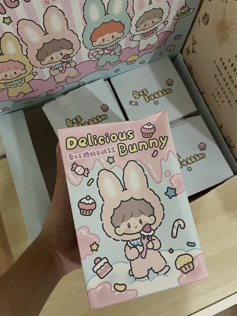 IT_salee's tweet photo. Bbt zip : 279 รส ! 🎀🌷
Lucky Emma (น้องมีกลิ่น) : 200 รส
Kimmon v6 : 430 รส 
Teddy : 470 รส
Dimoo : 450 รส (ชก)
zoton : 599 รส (กล่องบุบ)
#arttoy #ตลาดนัดarttoy #ตลาดนัดกล่องสุ่ม #babythree #babythreev3 #labubu #emma #กล่องสุ่ม #อาร์ตทอย #POPMART #popmarthailand #kimmon #ส่งต่อ https://t.co/Y1EHCvdgxF