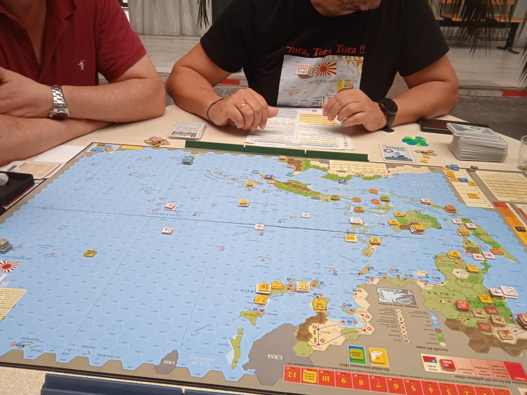 PaulPanosky's tweet photo. Hoxe tocou Empire of the Sun con @SanchoMateos Gran partida nas Pax Lúdica. https://t.co/Tatqv5NCkW
