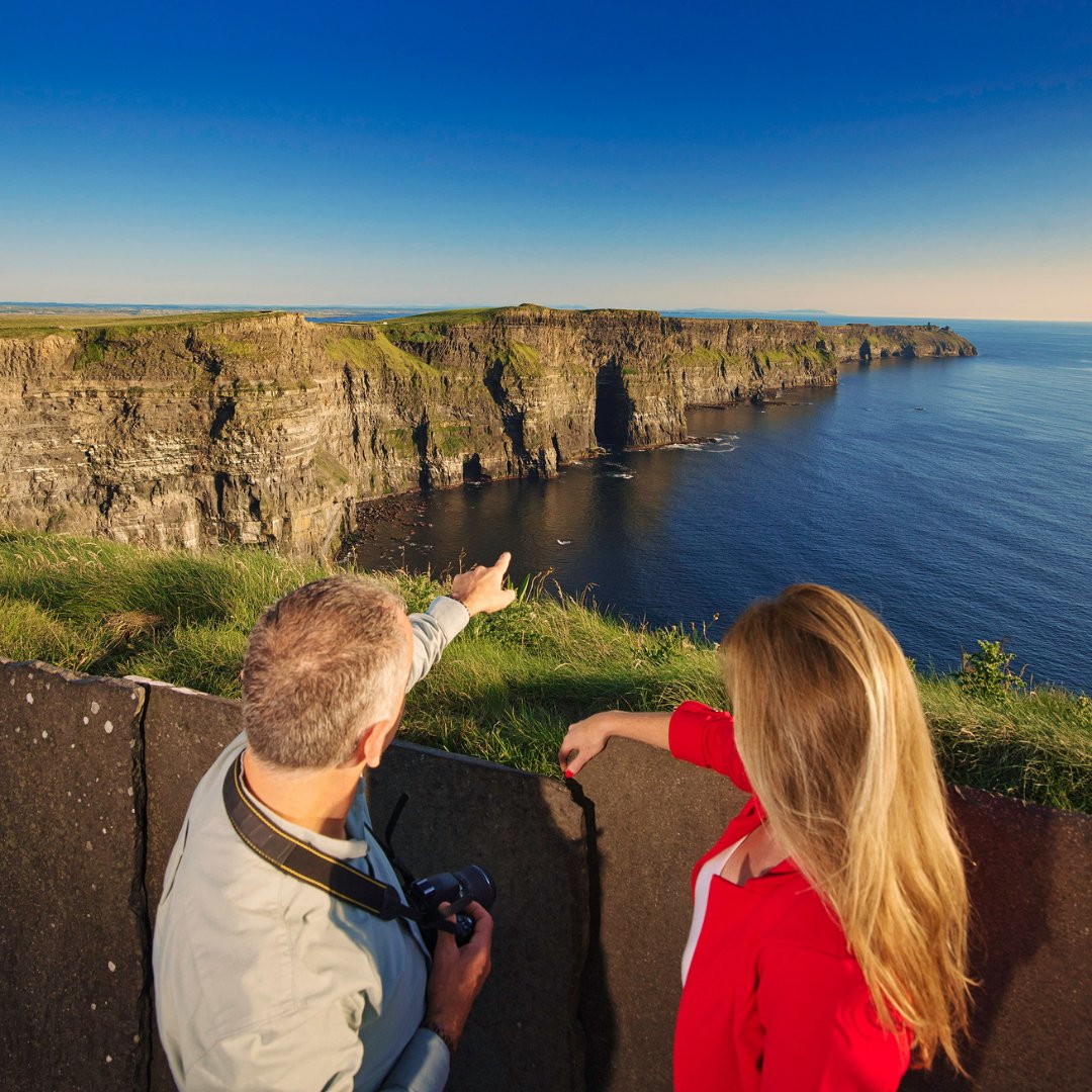 ClareTourism's tweet image. See how the extraordinary Cliffs of Moher is helping to promote sustainable tourism in the recently launched news-style programme Transformational Travel. 🌍

Find out more here:
🔗 ow.ly/2X1850Tutw2

#VisitClare #CliffsOfMoher #NorthClare #SustainableTourism