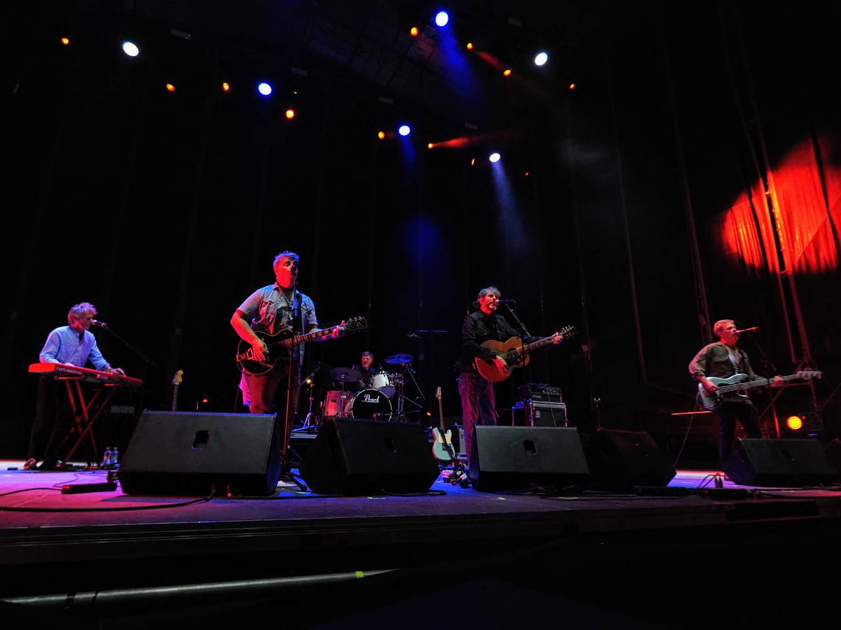 🖤 Escribo como amante de la música en directo y de forma directa. Gracias por existir Gigolo Aunts. Hasta siempre.

📸 Luis Pérez Contreras.

#visorfest2024
