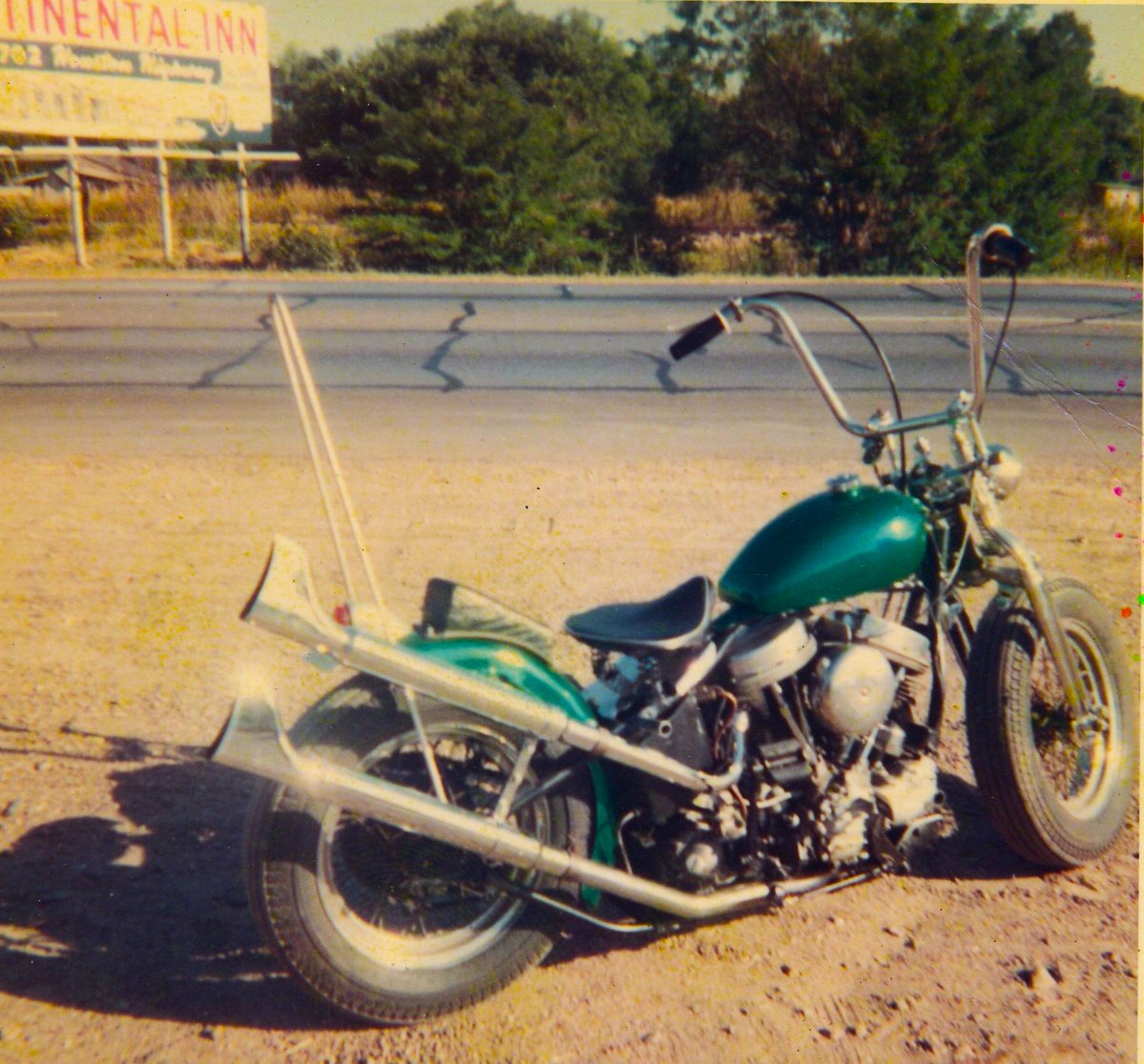 scratch_builder's tweet image. Leon&apos;s chopped 1960 H-D FL, 1968.
