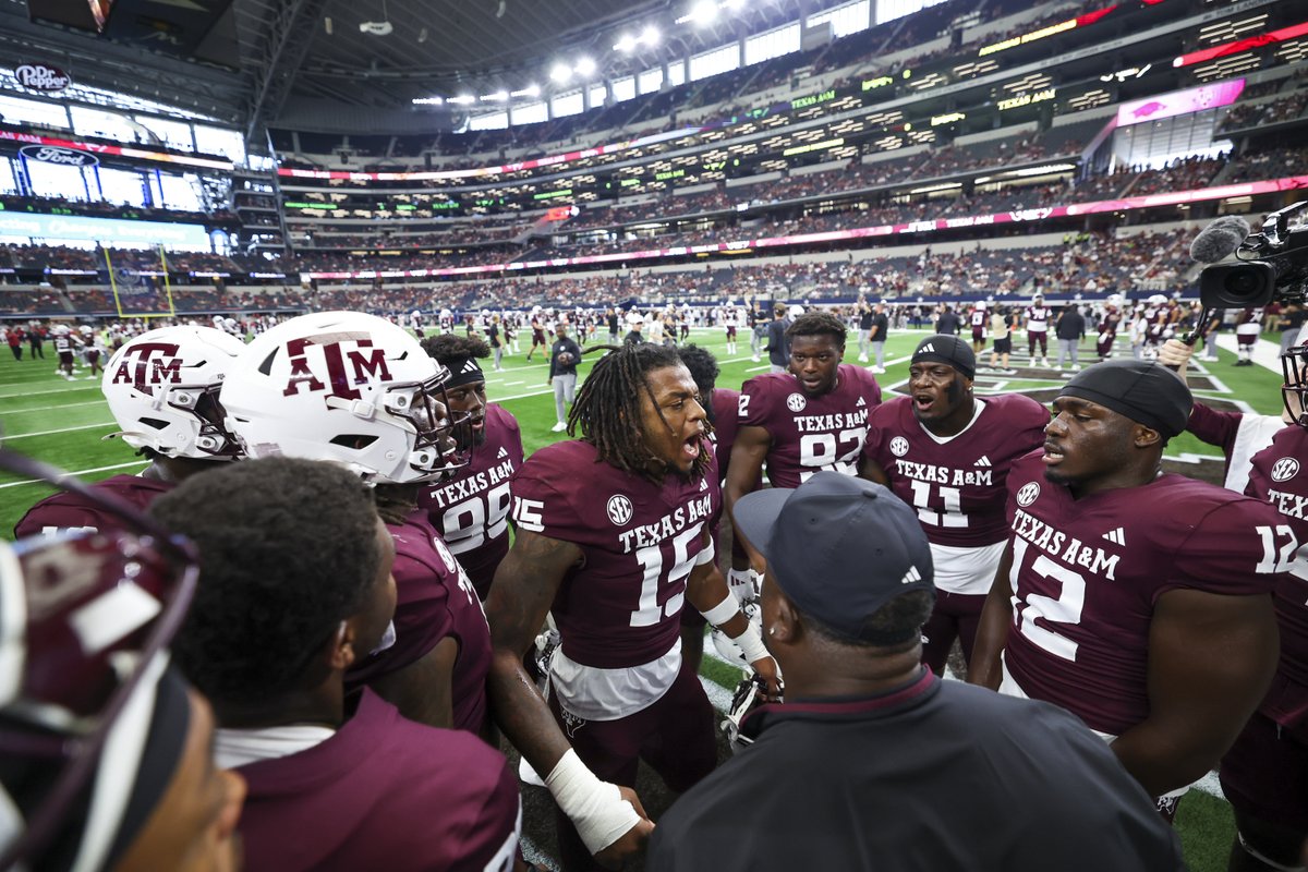 SET THE TONE 🗣️

#GigEm | #BTHOarkansas