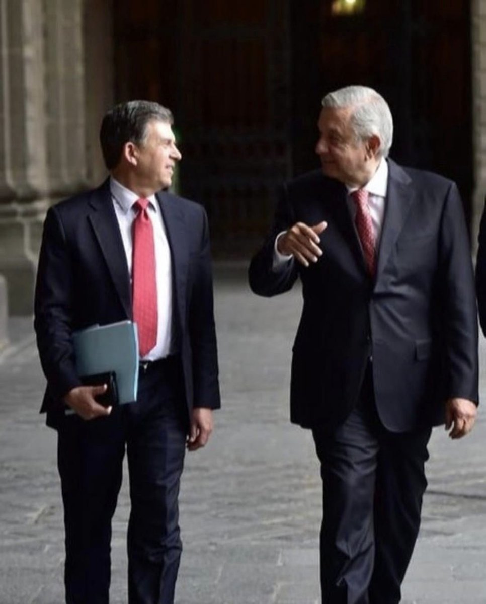 SheffieldGto's tweet photo. ¡Hasta siempre, Presidente! Es un honor estar con Obrador. https://t.co/NPNtnTCJjC