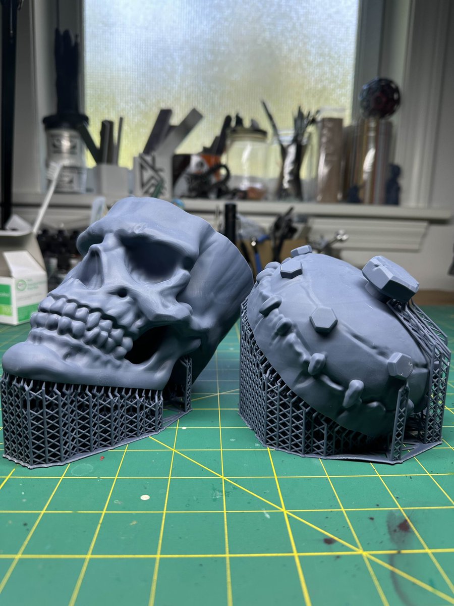 CharroZuck's tweet image. Frankenstein’s Monster skull bowl
Sculpt: @fotismint & @printedobsessio collab #ZBrush
Resin: @SirayaTech Fast Navy Grey
Printer: @mypeopoly Forge & @WhamBamSystems XTR
Supports: @lychee3d
#3dPrinting #3dprinter #spooky