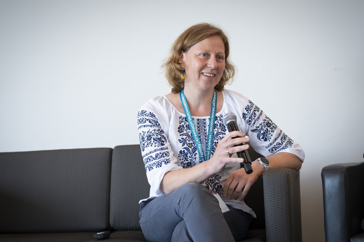 Delving into the complex history of Ukrainian Studies in Germany, Susann Worschech discusses the field's evolution since 2014 and 2022. Her research shows how academic programs have mirrored important issues surrounding Ukraine. #Danyliw24 <a href="/uOttawaFSS/">Social Sciences Sociales</a> <a href="/ProvencherPhoto/">Melanie Provencher</a>