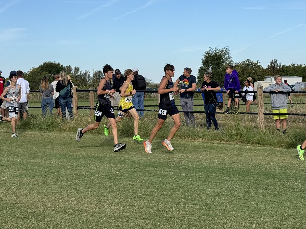 Coach Lowrey (@sarahlowrey88) on Twitter photo 