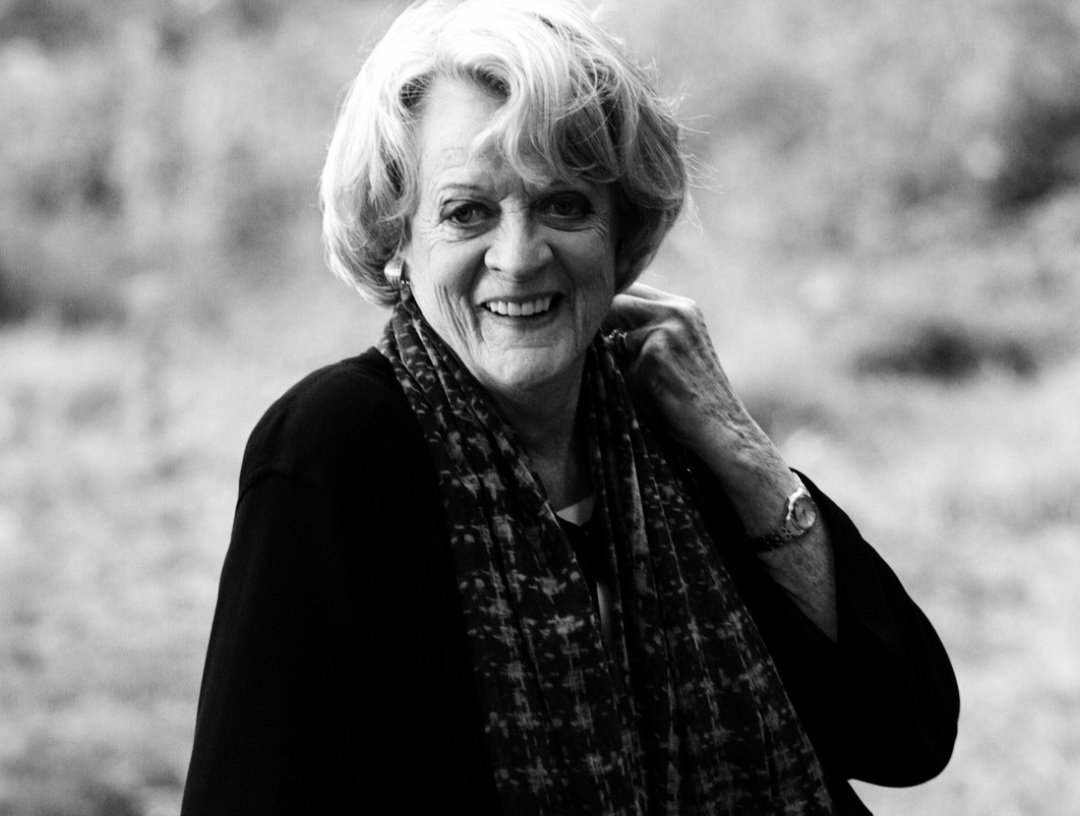 "Después de todos estos años, soy más conocida por #HarryPotter (tenía 67 años) y #DowntonAbbey (70) que cualquier otra cosa que haya hecho... esto demuestra que siempre tienes que estar preparada para cualquier cosa." #MaggieSmith #actriz #DEP #carasdecine