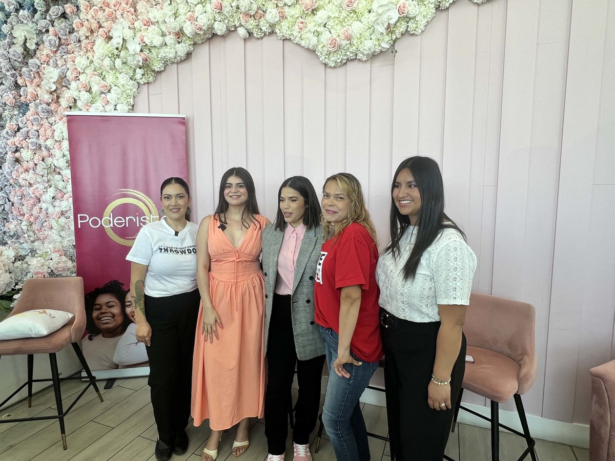 Culinary226's tweet image. Claudia, Culinary Union member: &quot;🏨 As a guest room attendant, I know that hospitality workers are the backbone of Vegas.  It is important for us working class to vote to ensure that our voice is heard.&quot; #Poderistas @AmericaFerrera