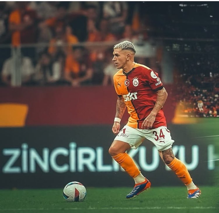 padralnassr's tweet photo. Día para el recuerdo, un jugador importantísimo se une a nuestras filas sea bienvenido @Lucas Torreira 👏👏

@padruperliga @PadrizioRomano https://t.co/vaMEBUiz2F