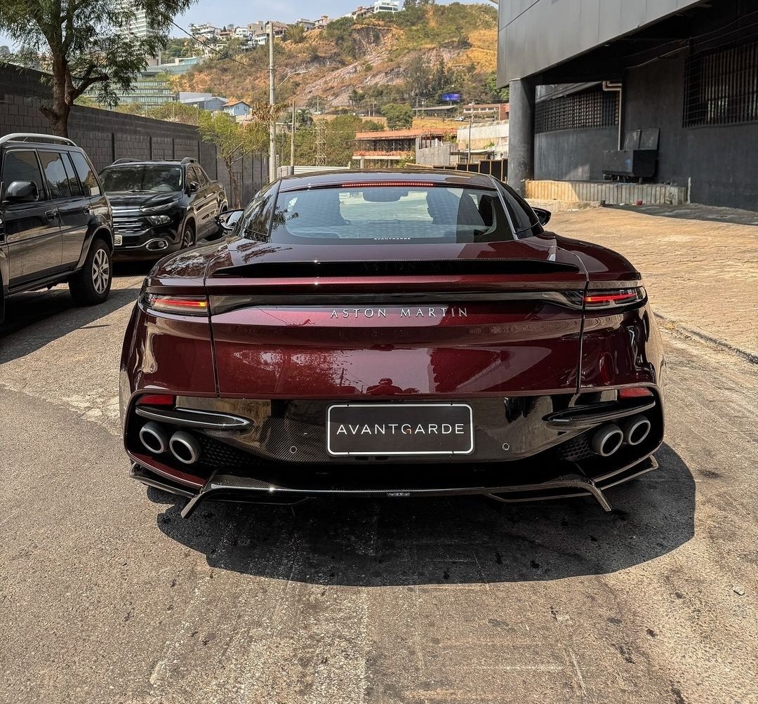 Aston Martin DBS 770 Ultimate