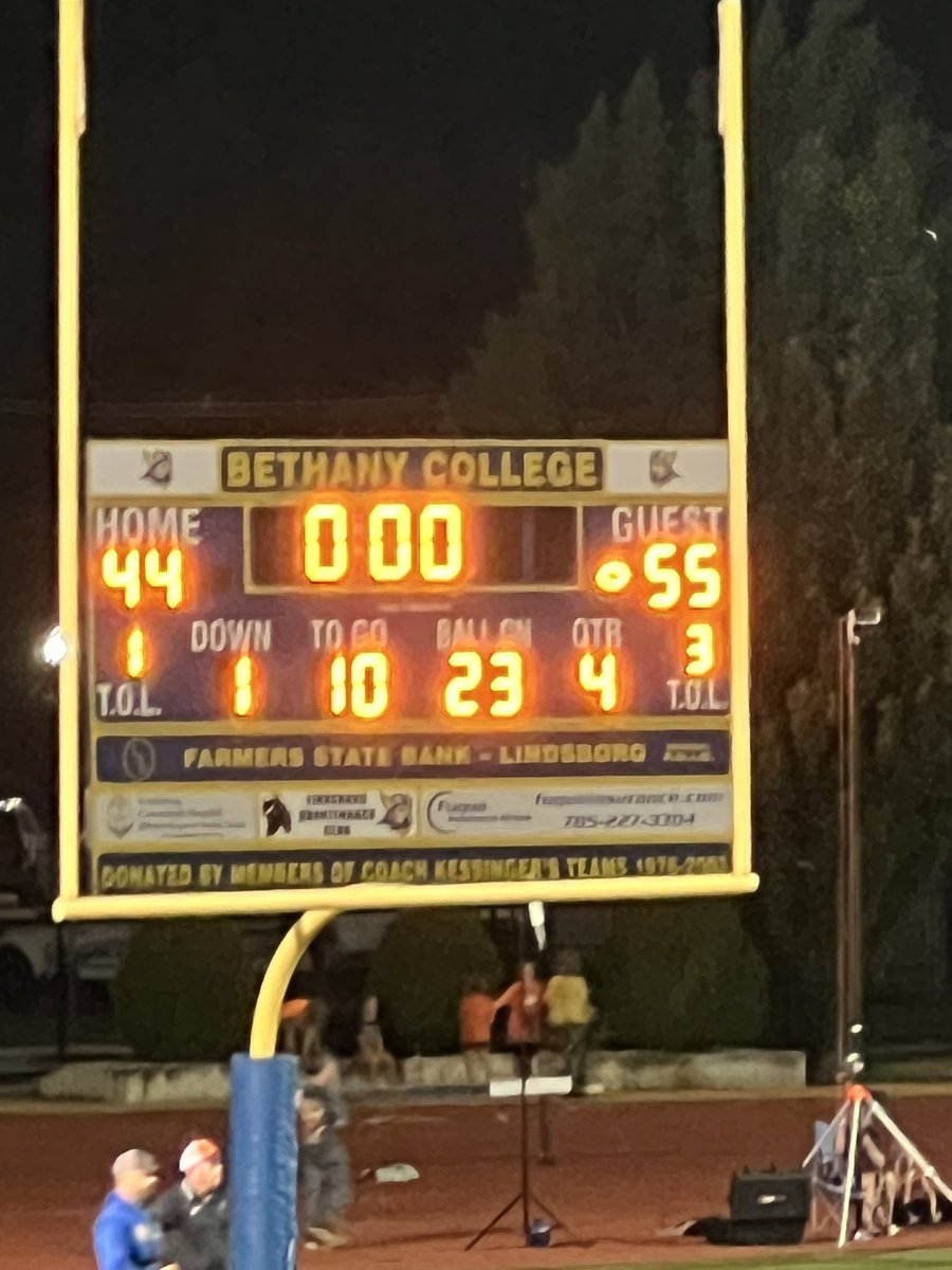 MPD2435's tweet photo. 12 round heavyweight fight last night with Smokey Valley High School.  Knights/Vikings dealt blows back and forth all 4 quarters. TA Knights coming out on top! What a game #knightraid #airraidoffense #knightfamily @trinity_fb https://t.co/89Es7JgjyG
