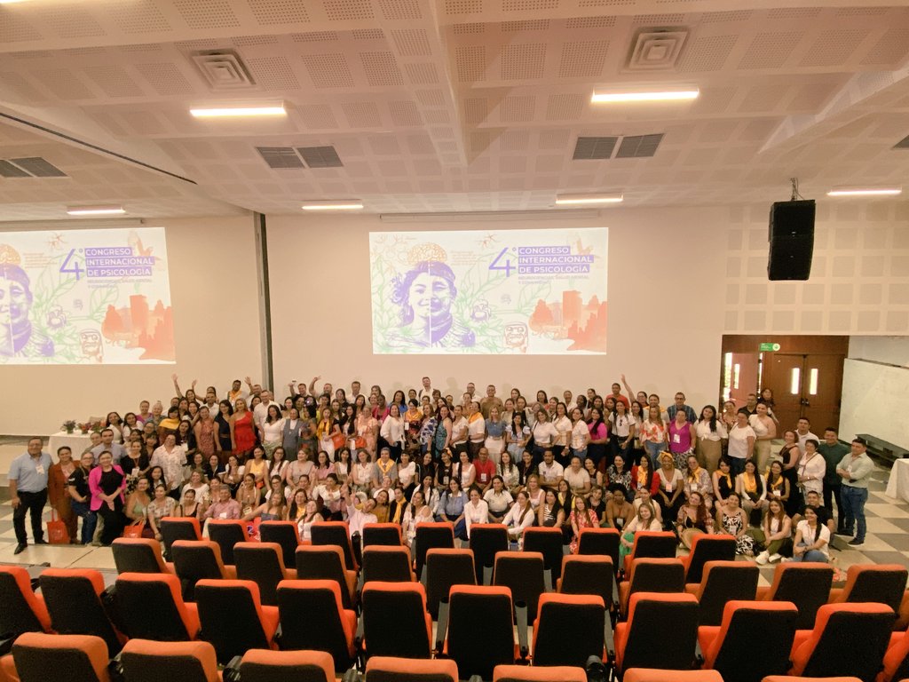 Finalización del 4o Congreso internacional de psicología <a href="/UniversidadUNAD/">Universidad UNAD</a> espacios a divulgación de investigación en los que la <a href="/unadzao/">Unadzao - Zona Amazonia Orinoquia.</a> participó <a href="/UNADinvestiga/">Investigacion UNAD</a>