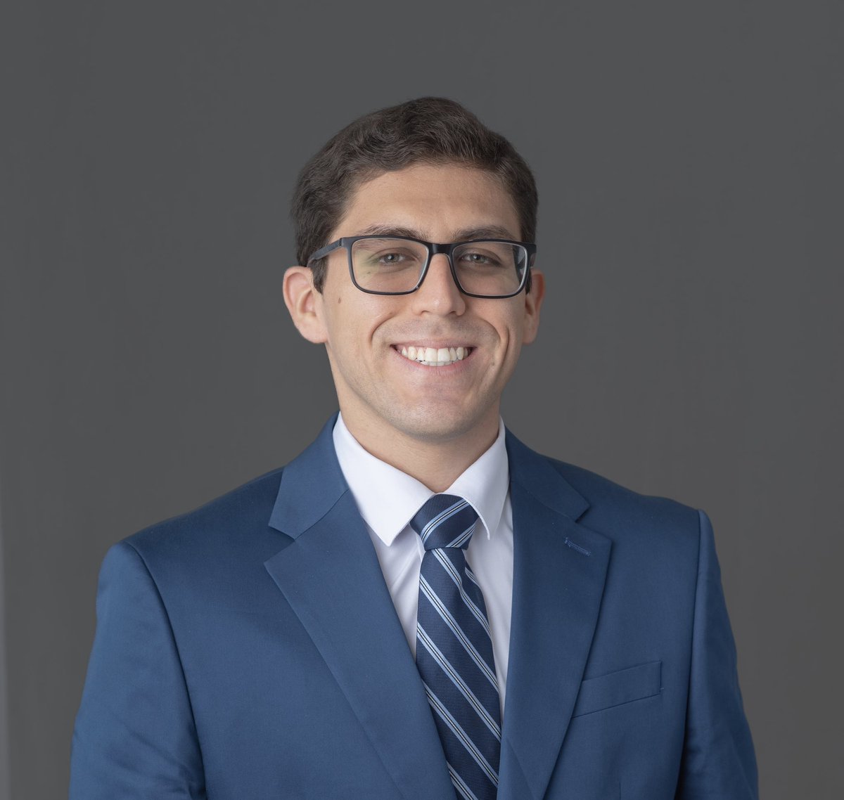 Hi #MedTwitter 
I am Bruno Velit, a Peruvian IMG 🇵🇪 applying for #InternalMedicine this #Match2025. 
My interests include health equity and medical education.

Excited to connect with programs, peers and mentors!