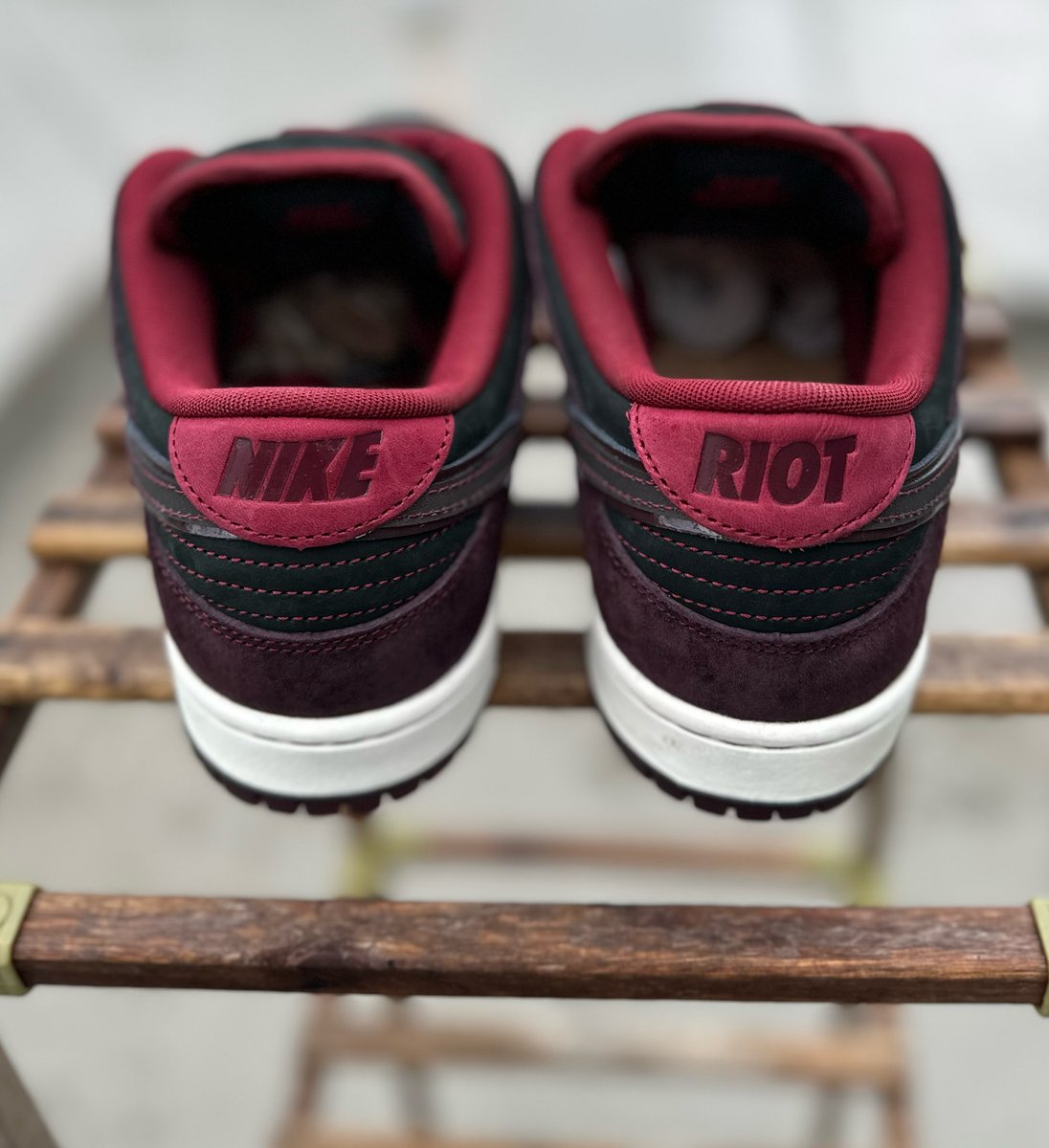 ModernNotoriety's tweet photo. RIOT Skateshop dedicates its Nike SB Dunk Low collab to the city of Bordeaux 🍷🛹 https://t.co/O1f7eZFNj3 https://t.co/QILboWYnFr