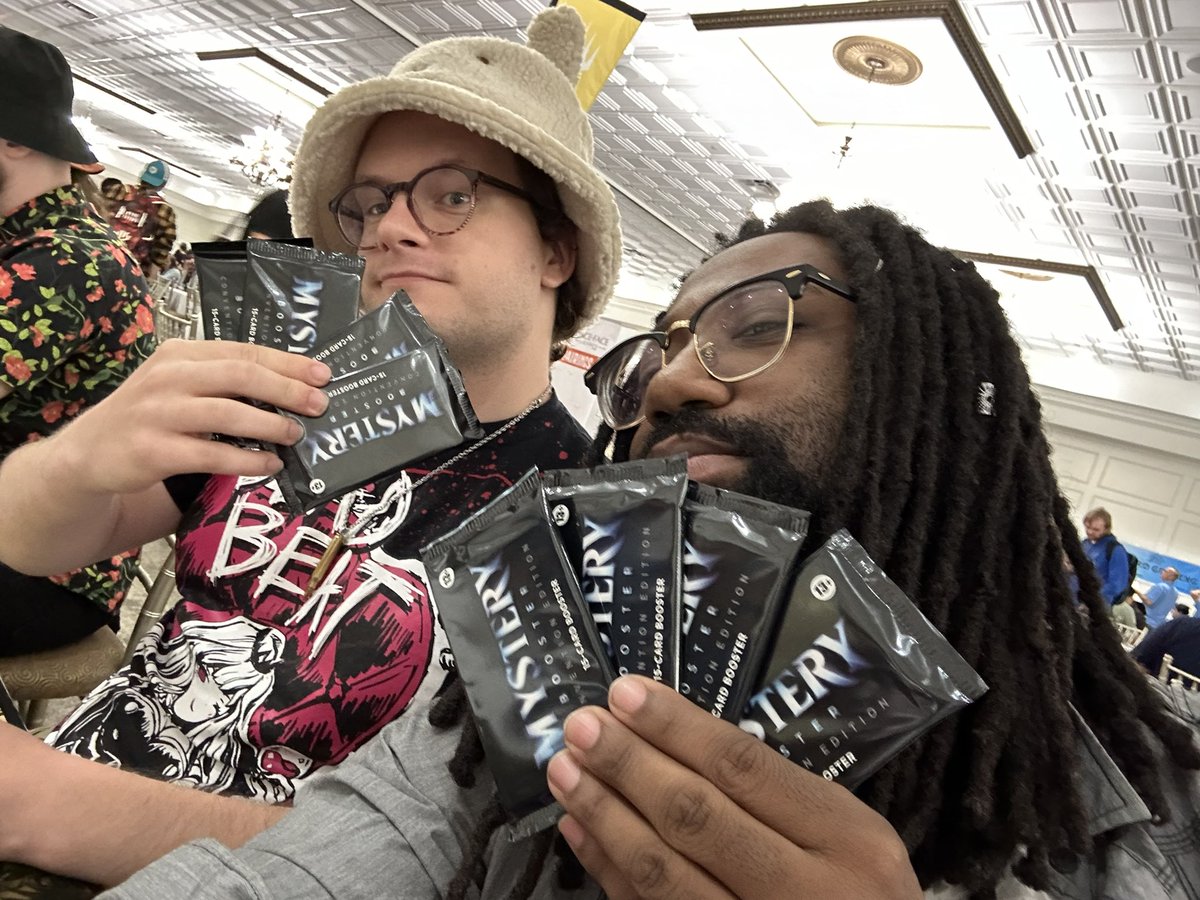 kurohitsuki's tweet photo. About to drop the dopest sealed deck of the year
#Commandfesttoronto
@UsagiKaede1 @FaceToFaceGames https://t.co/HP2u76TlP4