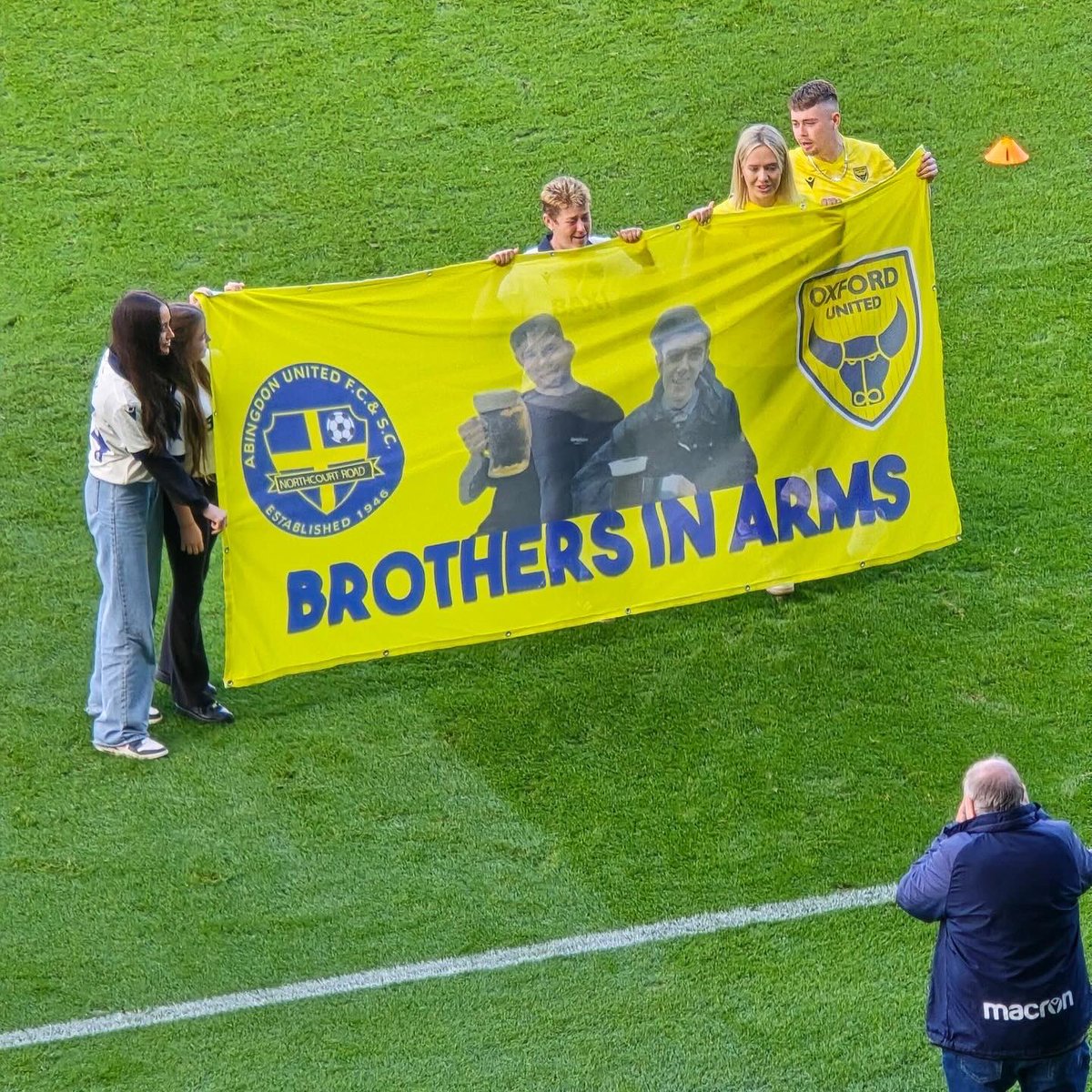 The Yellow Army tweet media