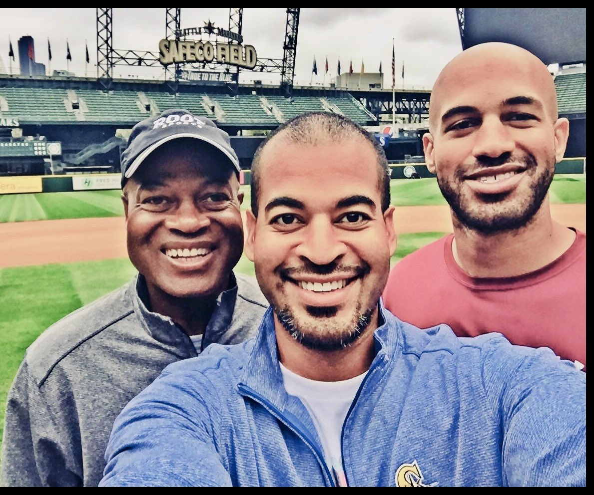 davesims_'s tweet photo. Happy National Son’s Day! Love you guys! And love hosting the #HeyNow!Podcast together! Hope everyone will listen in for inspiring conversations with fascinating people from the worlds of sports &amp; entertainment! 
https://t.co/kfK0nAwCv1 https://t.co/mCSq73nQOD