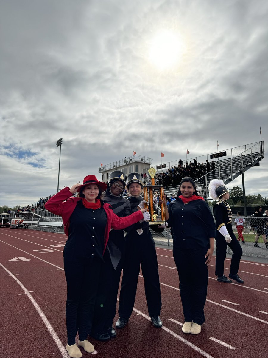 SD206FineArts's tweet photo. Congratulations to @Bloomtwpbands 1st place win  at DeKalb High School in class 2a! @DrNavarre @DrJLAnderson @PrincipalKeene https://t.co/1YNumXKN3i