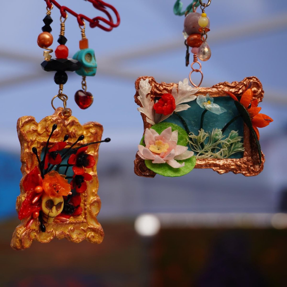 Dara and Doug with Fringe Art Collective have some new pendants, magnets and even more to find in booth #110 !

fringeartcollective.com

#Miniatures #prayerflags #crotchet #keychains #stickers #greetingcards #artprints #paintings #eugenesaturdaymarket #eugenor