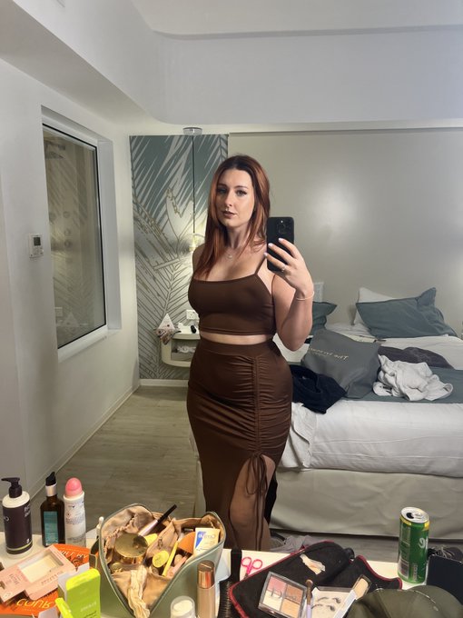 Left or right?   Choose and comment below xx https://t.co/RSGgmryozC