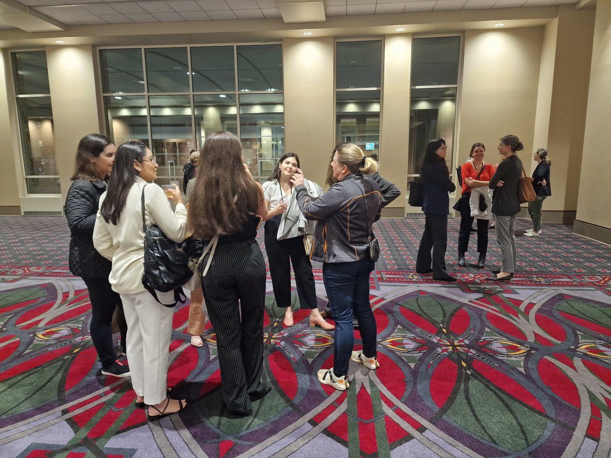 Full house for the #MDSCongress Women in Movement Disorders Networking Event ! Huge thanks to the SIG committee, <a href="/movedisorder/">MDS</a> staff &amp;  especially to Ericka Blackford 🤩