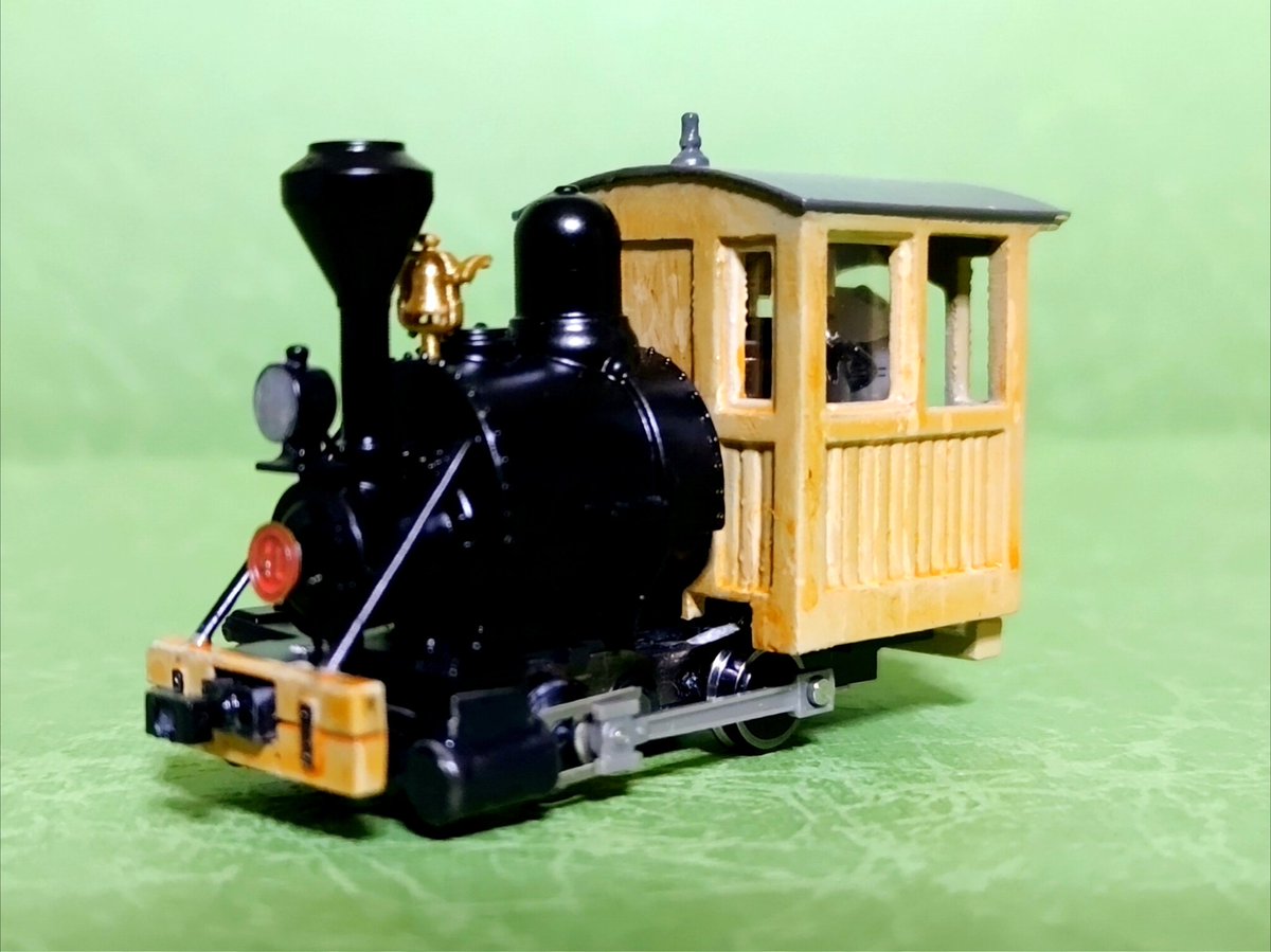 misato555gc8's tweet photo. jellymodelsのPorter0-4-0 SL。成田ゆめ牧場の7号機ジンジャー号風に仕上げてみました。キャブの木目はタンを濃淡付けて塗装後に油彩絵具で木目書いてクリアオレンジを薄めて吹いています。まきば線風なレイアウト作って走らせたいですね。
#jellymodels #エア軽便祭2024 https://t.co/PjwMshiujx