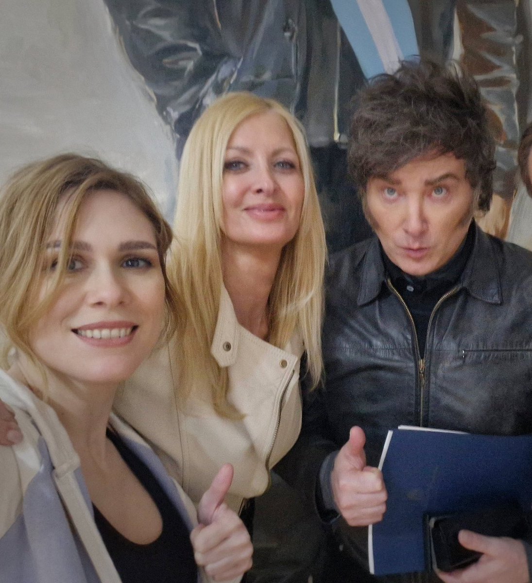 Tiras un chaleco de fuerza y no toca el piso