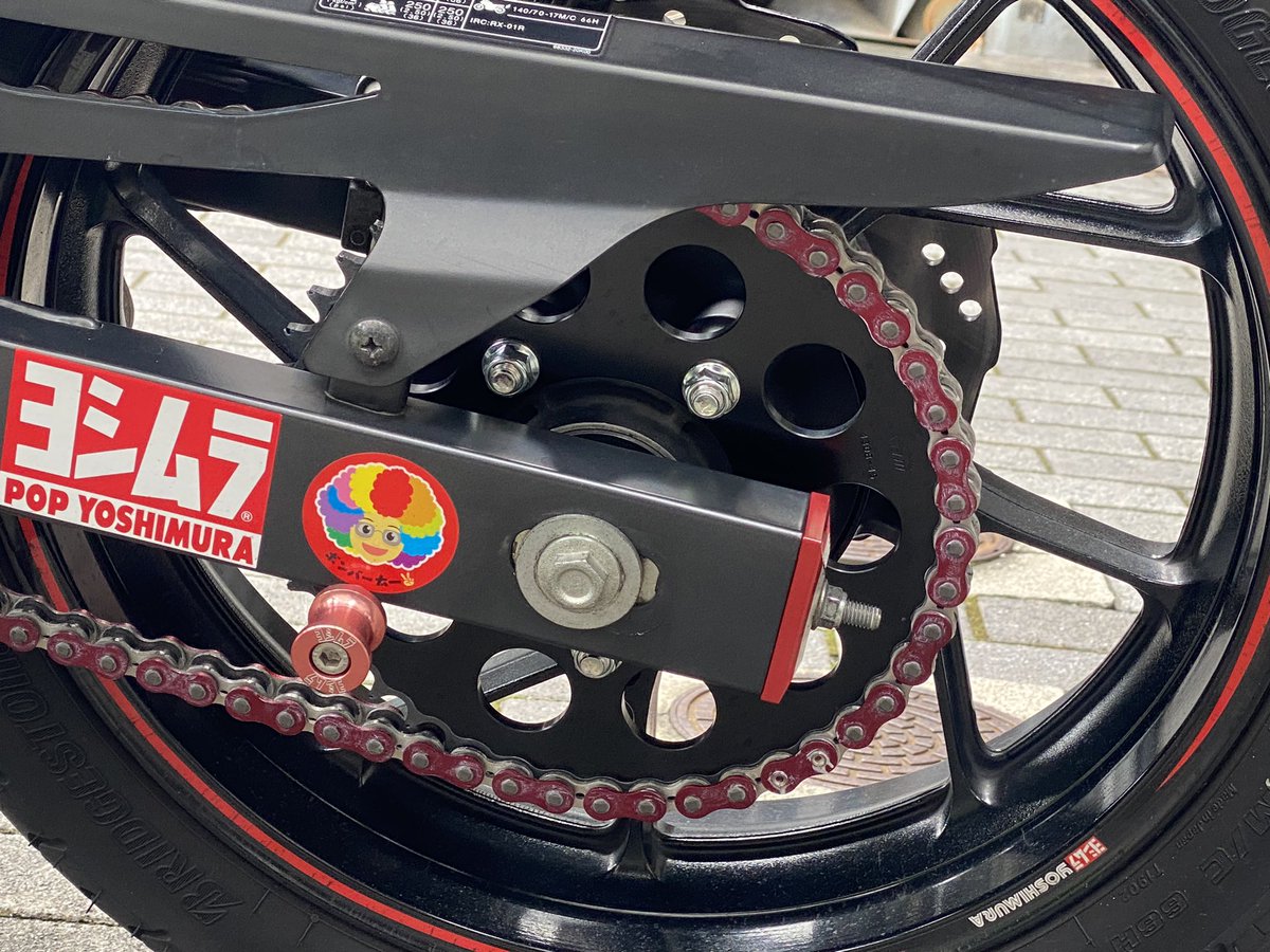 Taichi_Vstrom77's tweet image. スプロケかっけ〜🤩

おニューのチェーンサイコー😊

#vストローム250
#ekチェーン
#xam