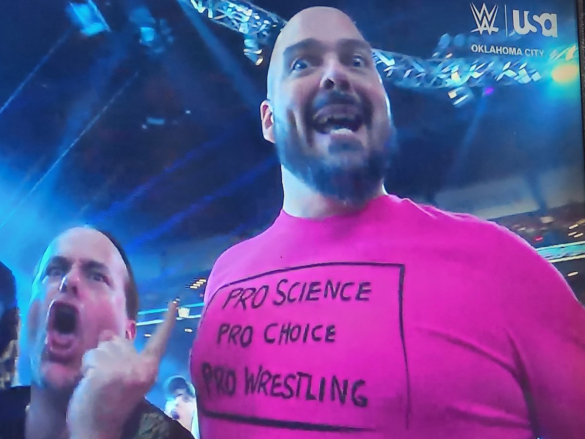 LiberalDanRadio's tweet image. I usually post #prowrestling content from @nerdydandotcom but I just have to say how much I love when fans show up wearing shirts promoting #prochoice and #proscience. Especially in a  #redstate like #Oklahoma
#wwesmackdown 

I'd love to interview this guy on my podcast.