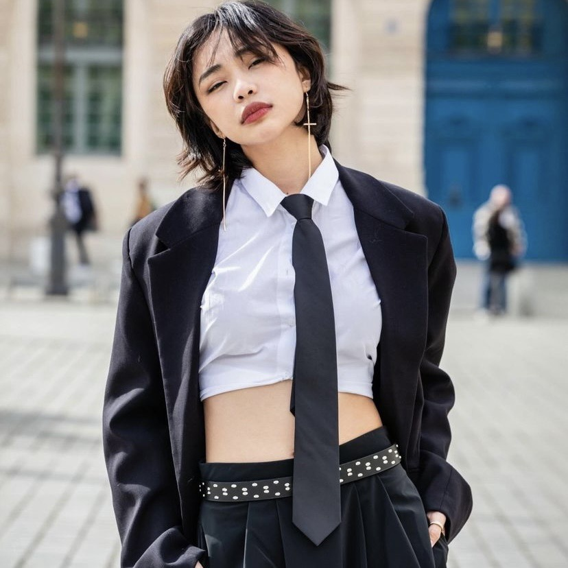News5PH's tweet photo. Stunning in her fashionista look ang actress-singer na si #MaymayEntrata sa ilang retrato na ibinahagi niya mula sa kaniyang Italy trip.

📷: Maymay Entrata/Instagram https://t.co/BBQxJcG7aG