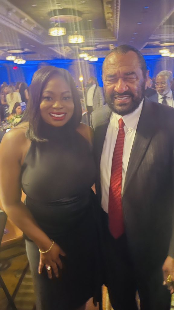 Pelumi4tx's tweet photo. Great to celebrate all the work @harrisdemocrats is doing to turn Texas blue at #jjrgala. Greet to meet our honorable @RepAlGreen @TurnTexas_Blue https://t.co/OwUHRn9jiJ