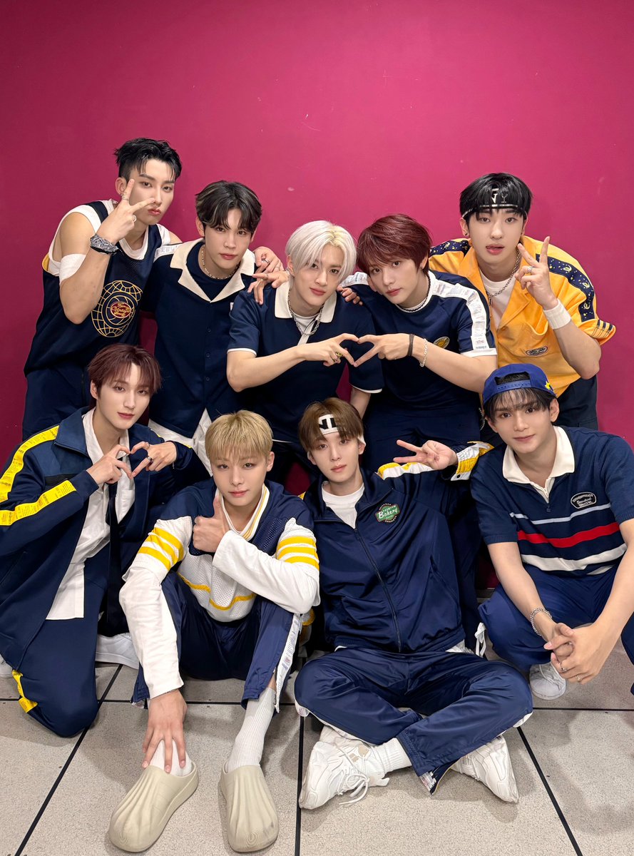 XODIACOfficial's tweet photo. [📸]

240928 SHOW! MUSIC CORE

#음악중심 #MUSICCORE
#XODIAC #소디엑 
#SOMEDAY #OURDAYS
#XODIAC_SOMEDAY
#XODIAC_OURDAYS https://t.co/6Tp9rNJTjA