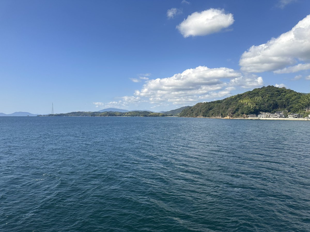 hanepanda93's tweet photo. 海の上なう(●´ω｀●) https://t.co/BqKNY491AM