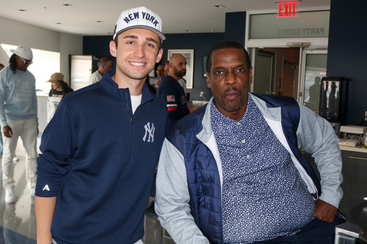 billythebatboy's tweet image. Great day at the ballpark!🔥 Fun time catching up with some old and new faces. Another successful @MintPros event! 🙌

#baseball #yankees #yankeestadium #mlb